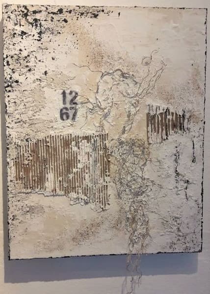 Außer Kontrolle | 2018 | Collage mit Marmormehl, Asche und Bitumen | 40x50cm