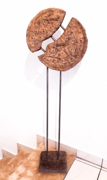 Skulptur aus Styropor und Zement mit Kupferglanz | 115x30x5cm | 09/2020