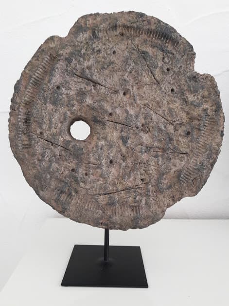 Skulptur aus Styropor und eingefärbtem Zement | 30x30x5cm | 06/2020