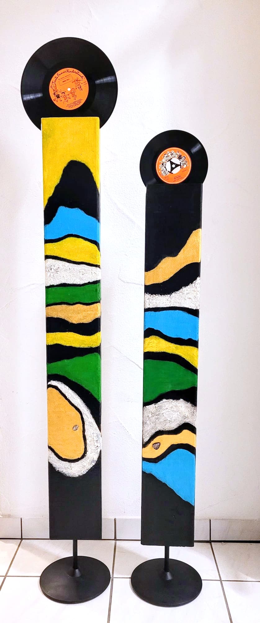 Schallplattenständer | Holzbalken bemalt | 2024